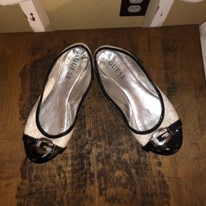 🔥FINAL PRICE REDUCTION🔥Guess Flats
